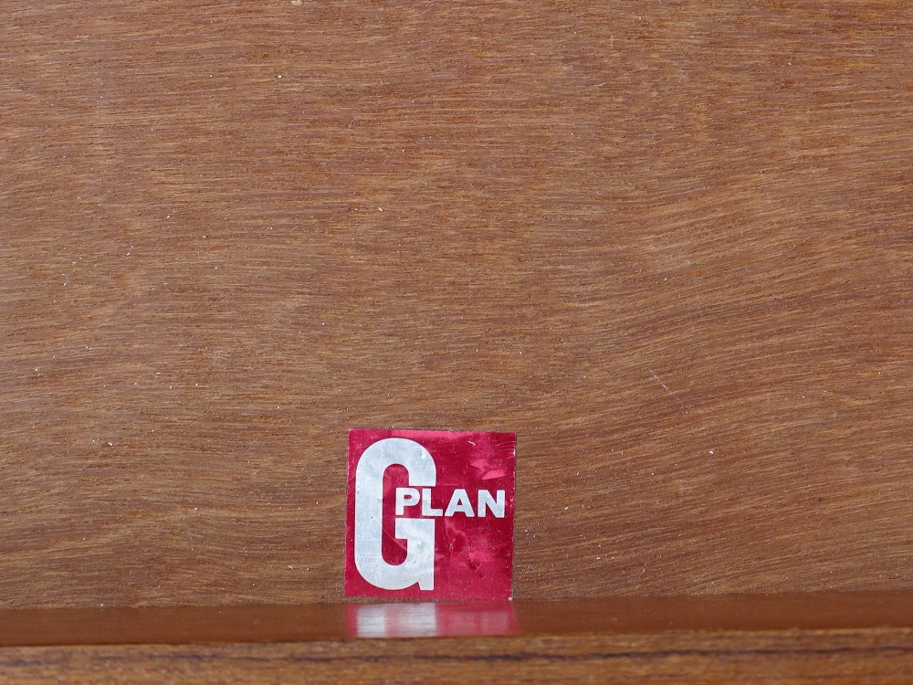 G-Plan Red - A pair of teak small sideboards, each having one long drawer over two cupboard doors, - Image 2 of 3