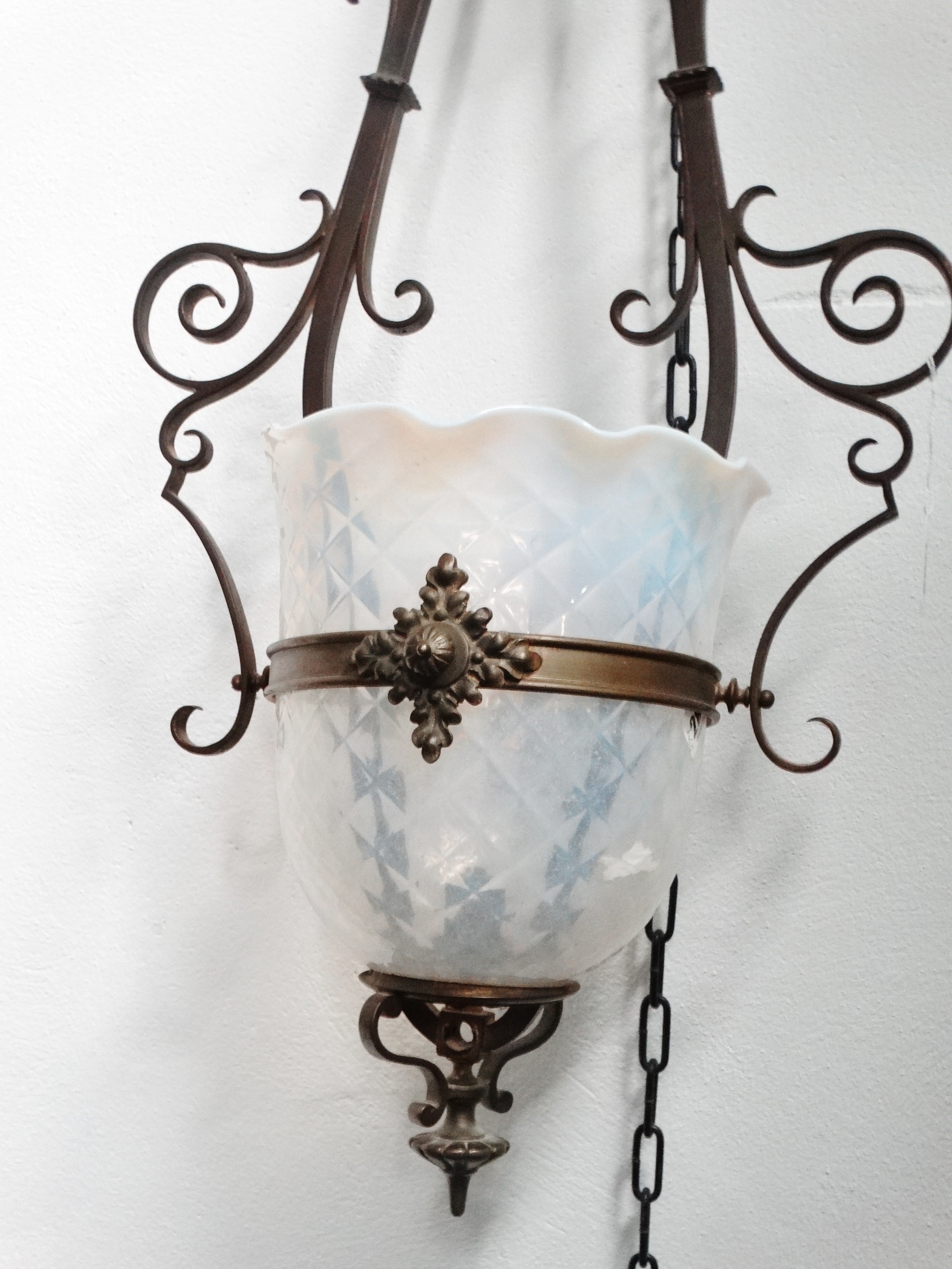 19th century vaseline glass and brass pendant light - An ornate light fitting with large dappled - Image 4 of 10