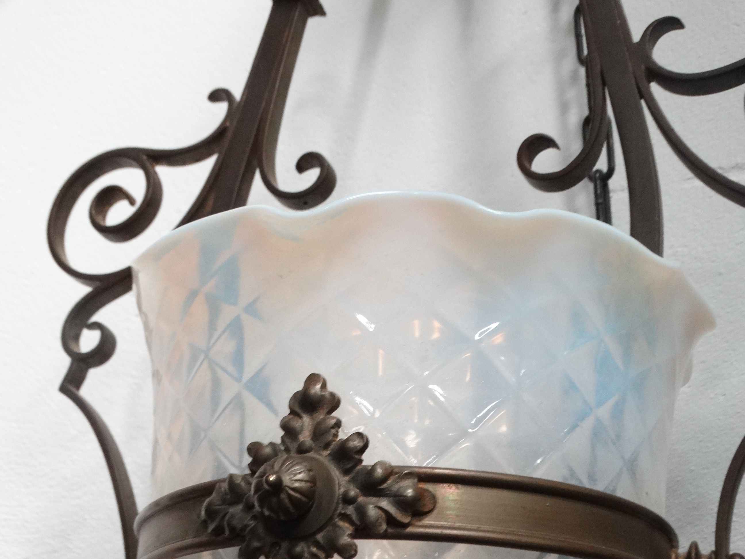 19th century vaseline glass and brass pendant light - An ornate light fitting with large dappled - Image 5 of 10