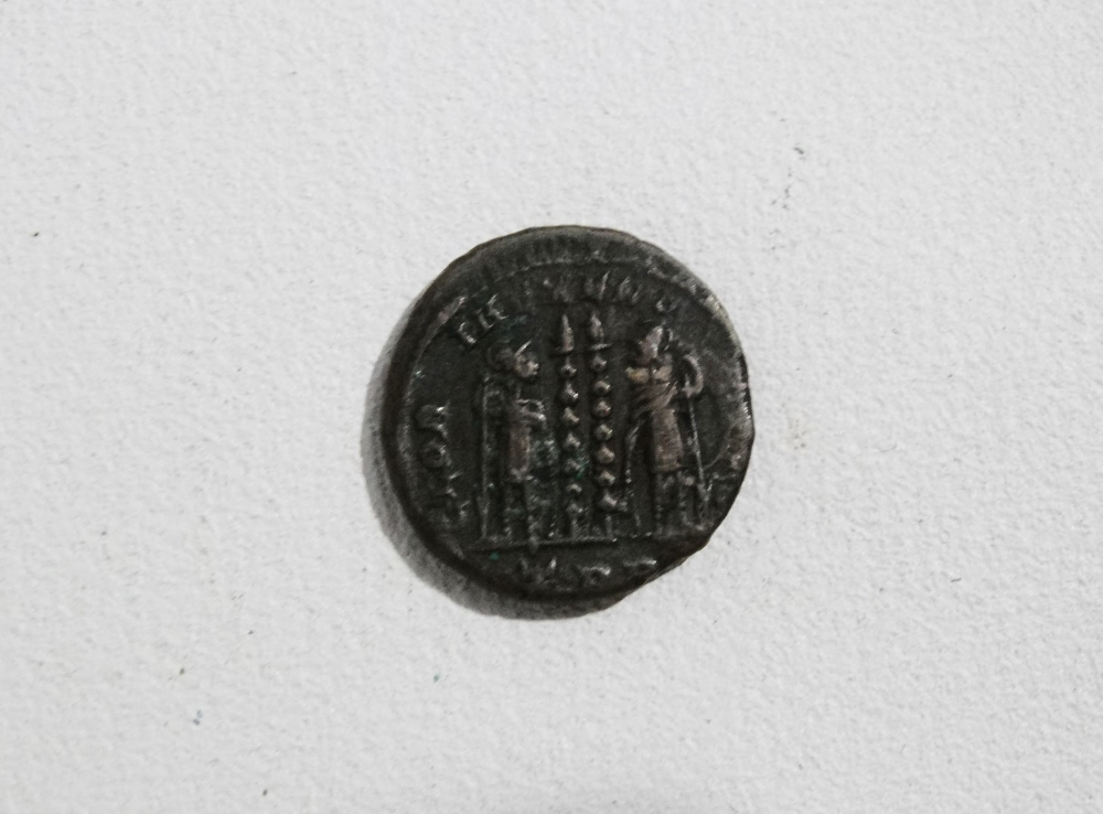 Coins - a Constantine II Roman coin. - Image 2 of 2