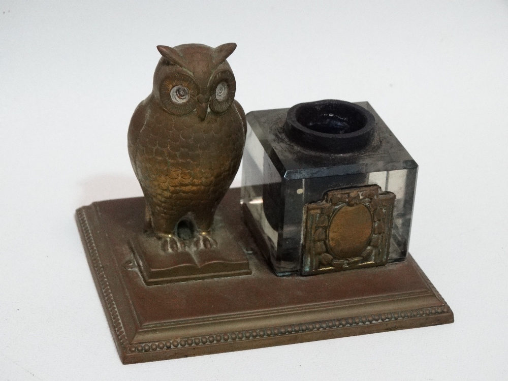 An early 20th century brass inkwell - modelled as an owl standing beside a square clear glass - Image 2 of 4