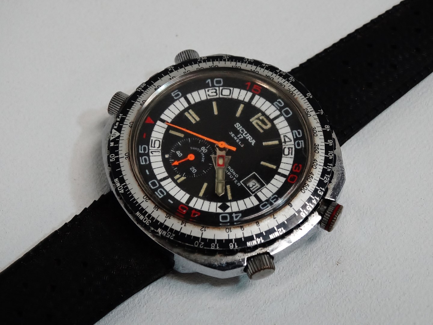 A gentlemans stainless steel Sicura chronograph wristwatch - circa 1970s, black and silver dial with - Image 2 of 6