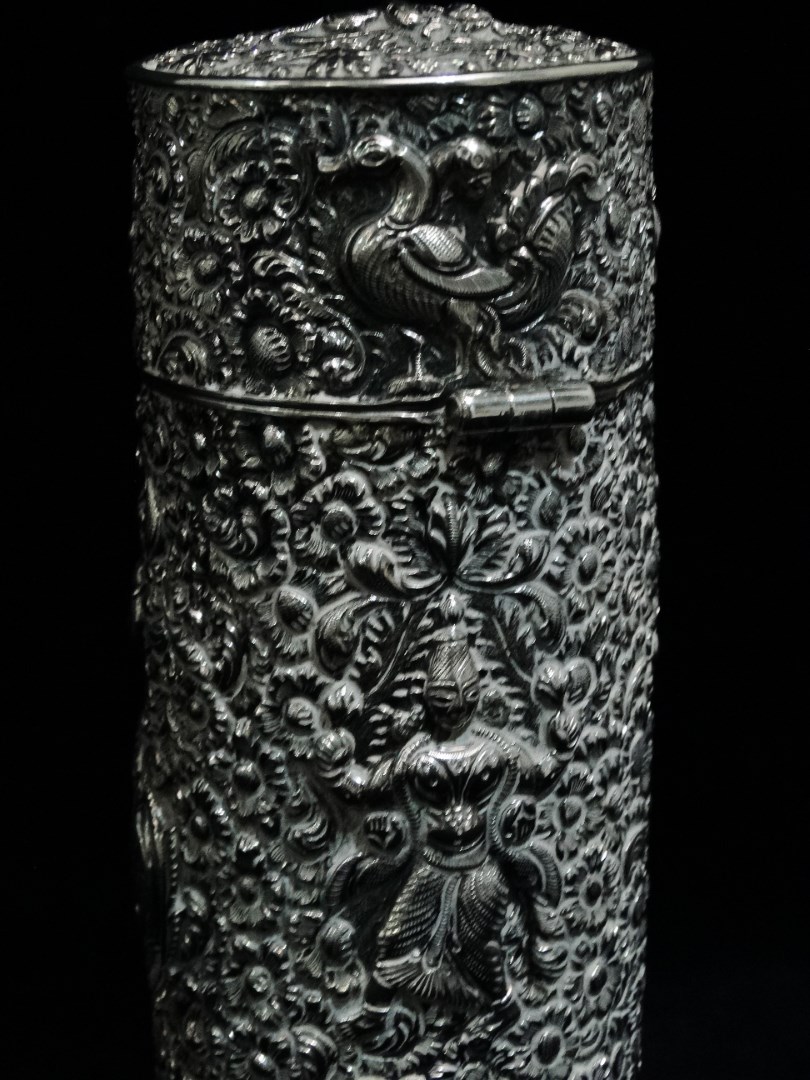 An Indonesian silver cylindrical scribes box - Extensively decorated with figures and birds on a - Image 4 of 10