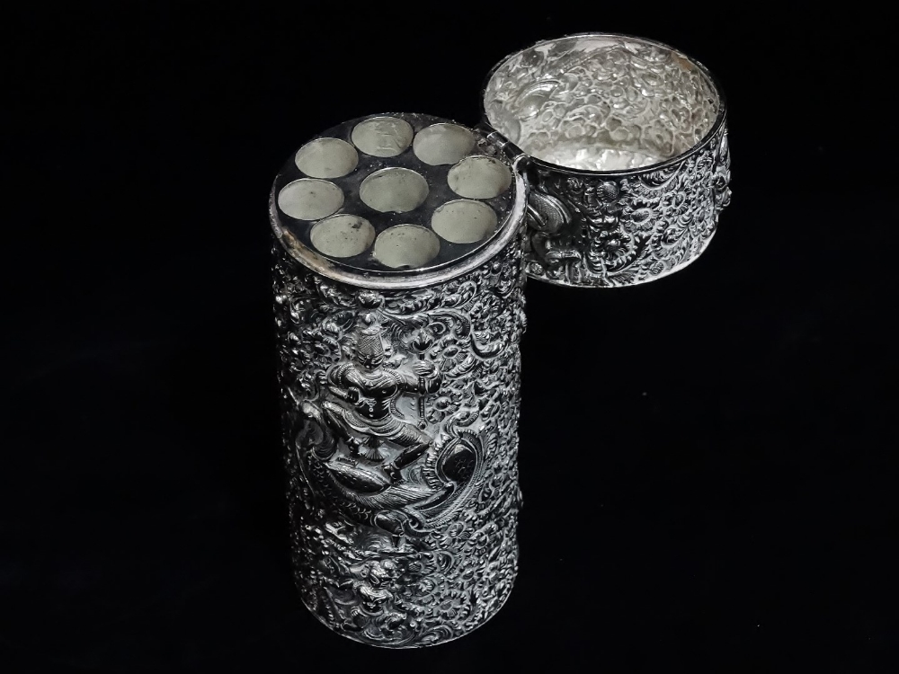 An Indonesian silver cylindrical scribes box - Extensively decorated with figures and birds on a - Image 5 of 10