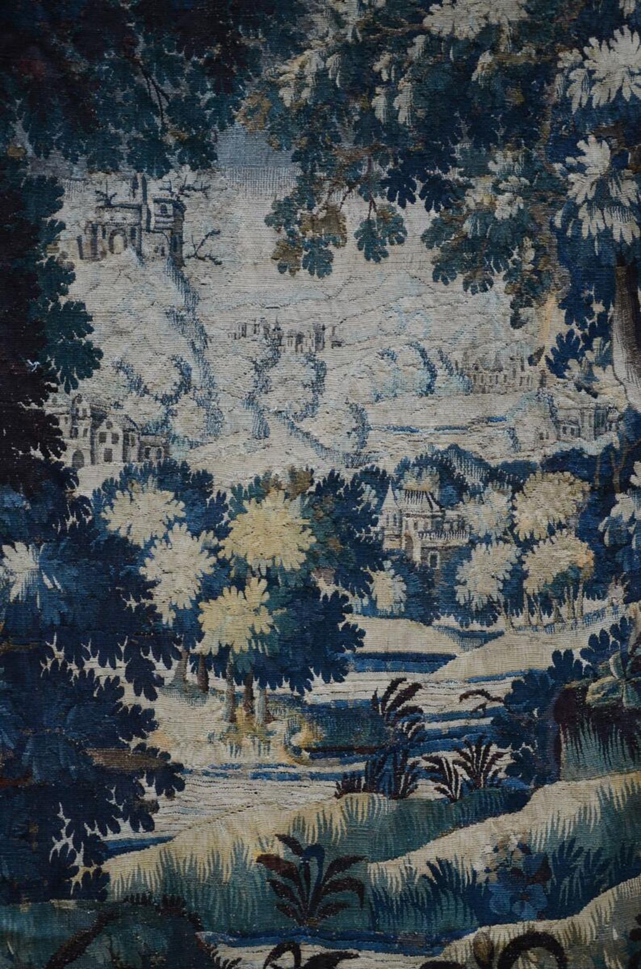 Fragment of an Oudenaarde tapestry 'verdure' (210x146cm) - Image 2 of 4