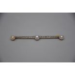 Barette in 18kt gold with pearls and diamond (length 8 cm)