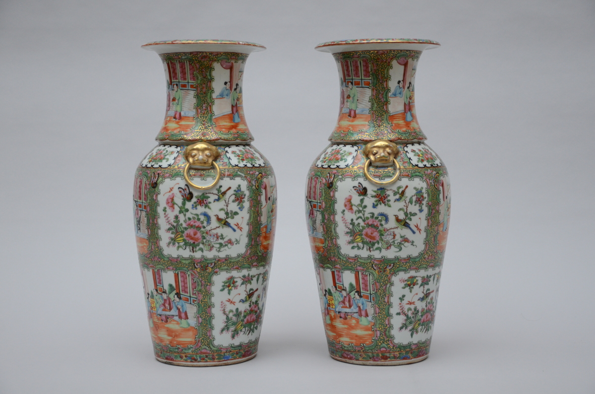 A pair of Canton porcelain vases (h46.5) - Image 2 of 5