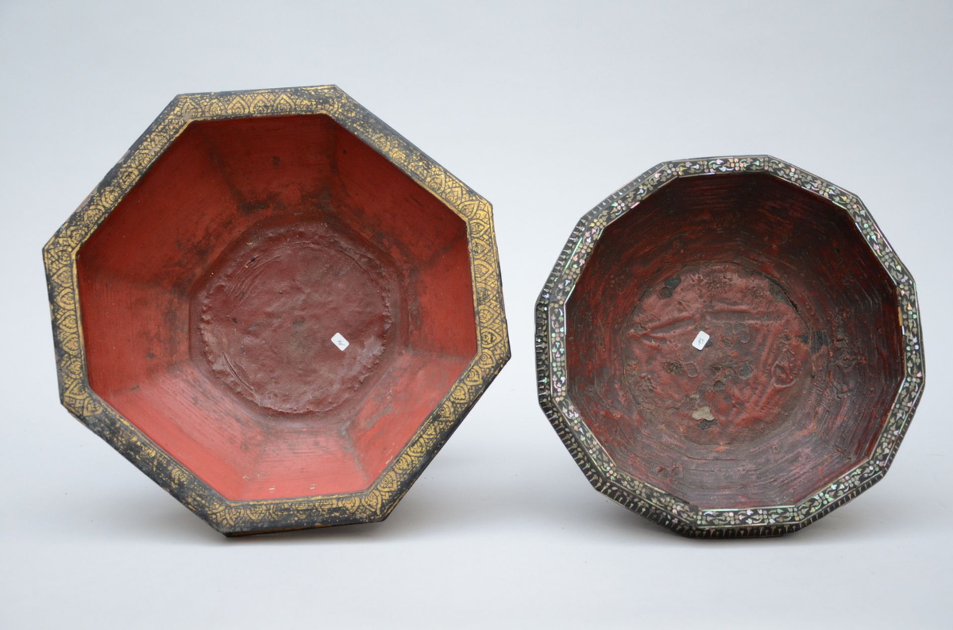 Lot: two Thai lacquered bowls (h23x40cm) (h20x34cm) - Bild 3 aus 4