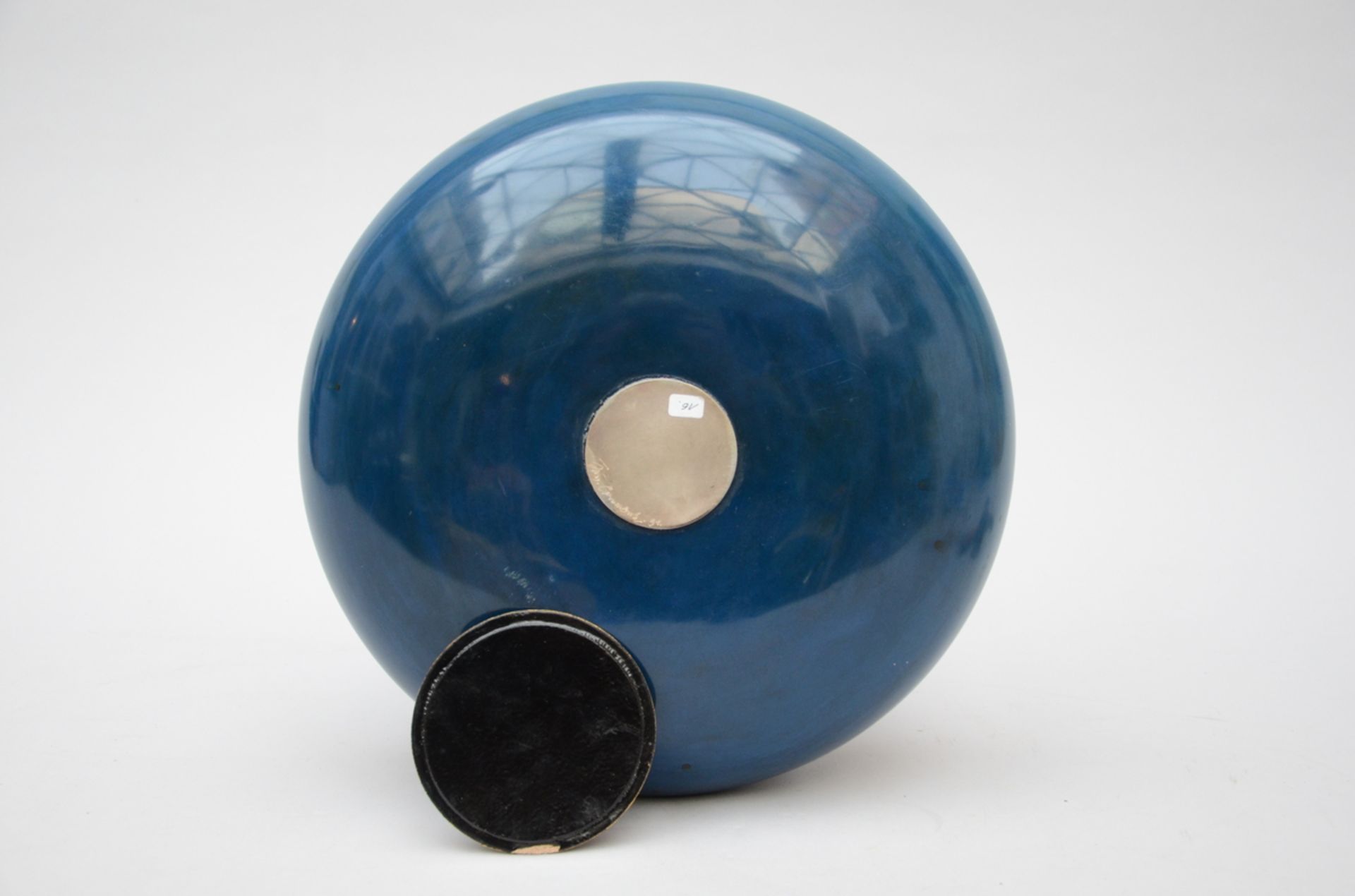 Jean Coomans 1991 'blue pot' (h17x35cm) - Image 3 of 3