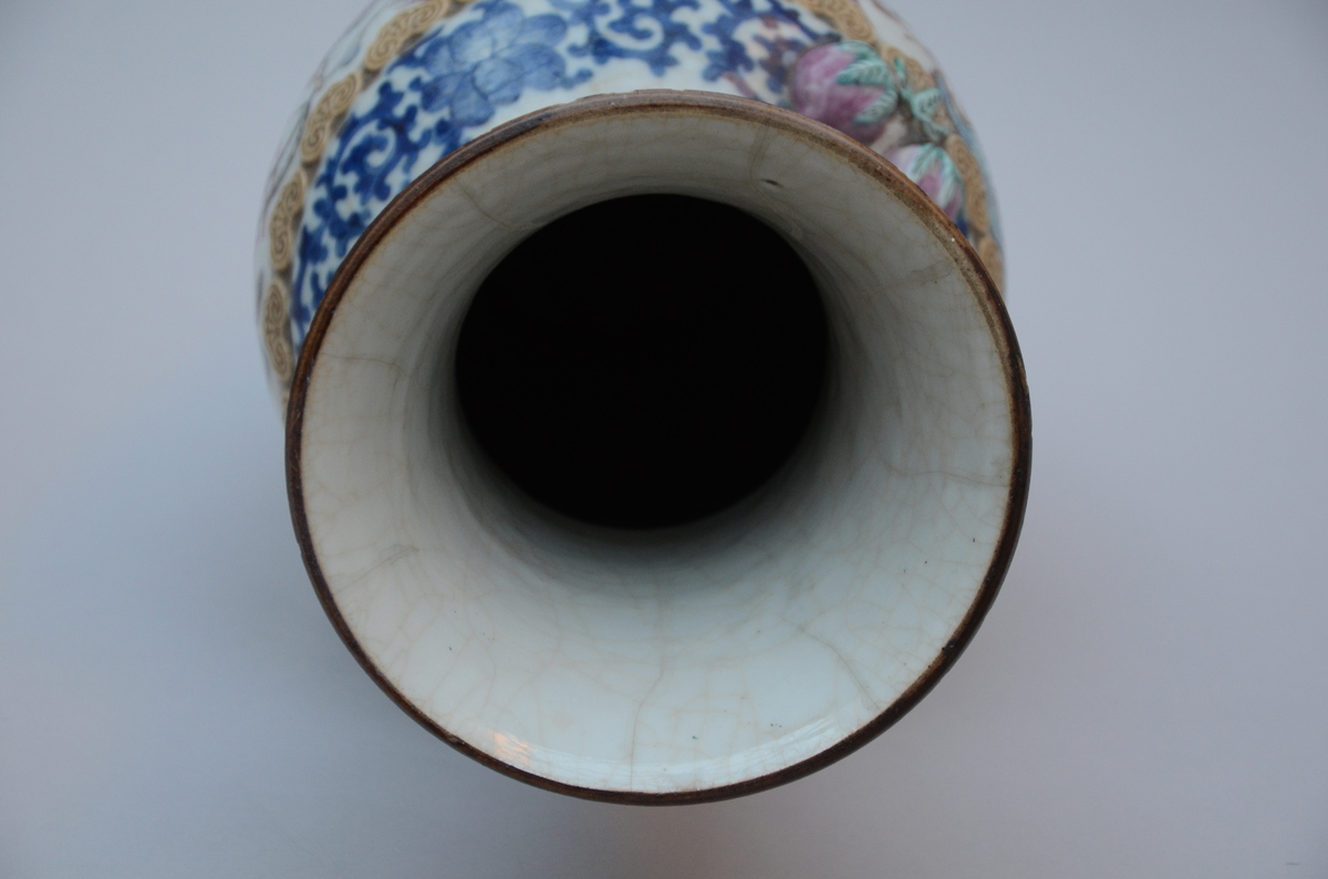 A Chinese vase in Nankin porcelain 'warriors' (h60cm) (*) - Image 3 of 5