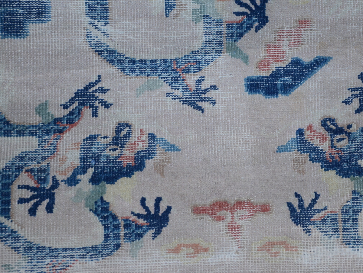 Carpet 'dragons', China or Tibet (152x83cm) (*) - Image 2 of 4