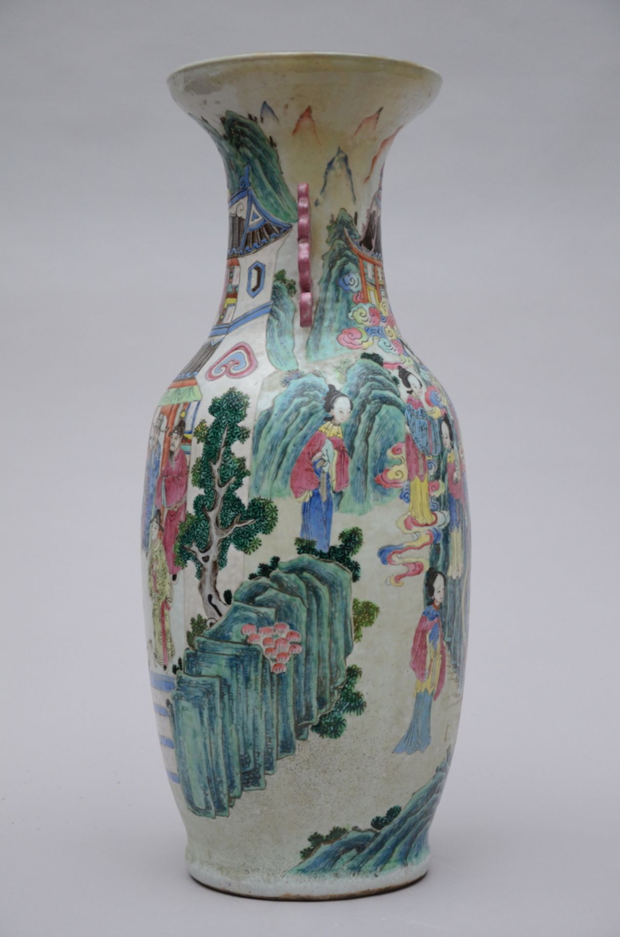 A famille rose vase in Canton porcelain 'company', 19th century (h65cm) (*) - Bild 3 aus 7