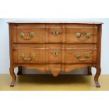 A chest of drawers in fruitwood, 18th century (85x125x67cm)