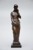 Leon Sarteel: bronze sculpture 'girl with flowers' (h52cm)