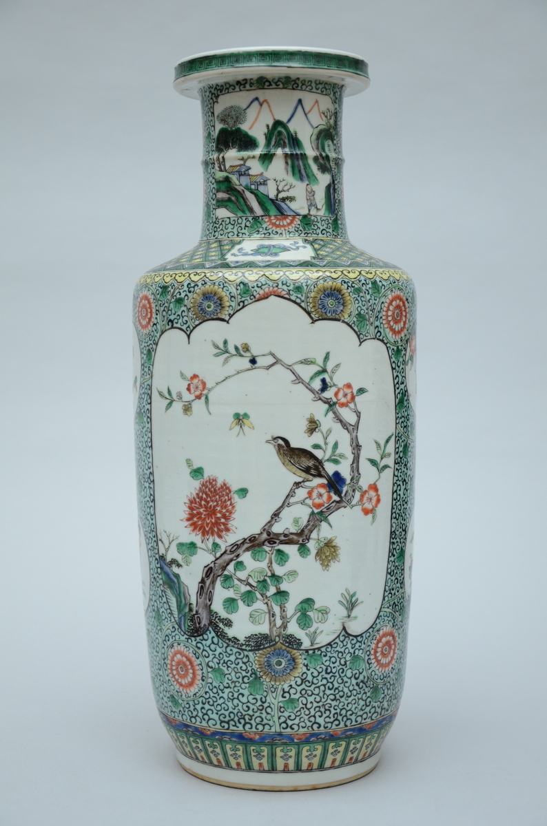A Chinese famille verte vase 'bird on a branch' (h45.5cm)