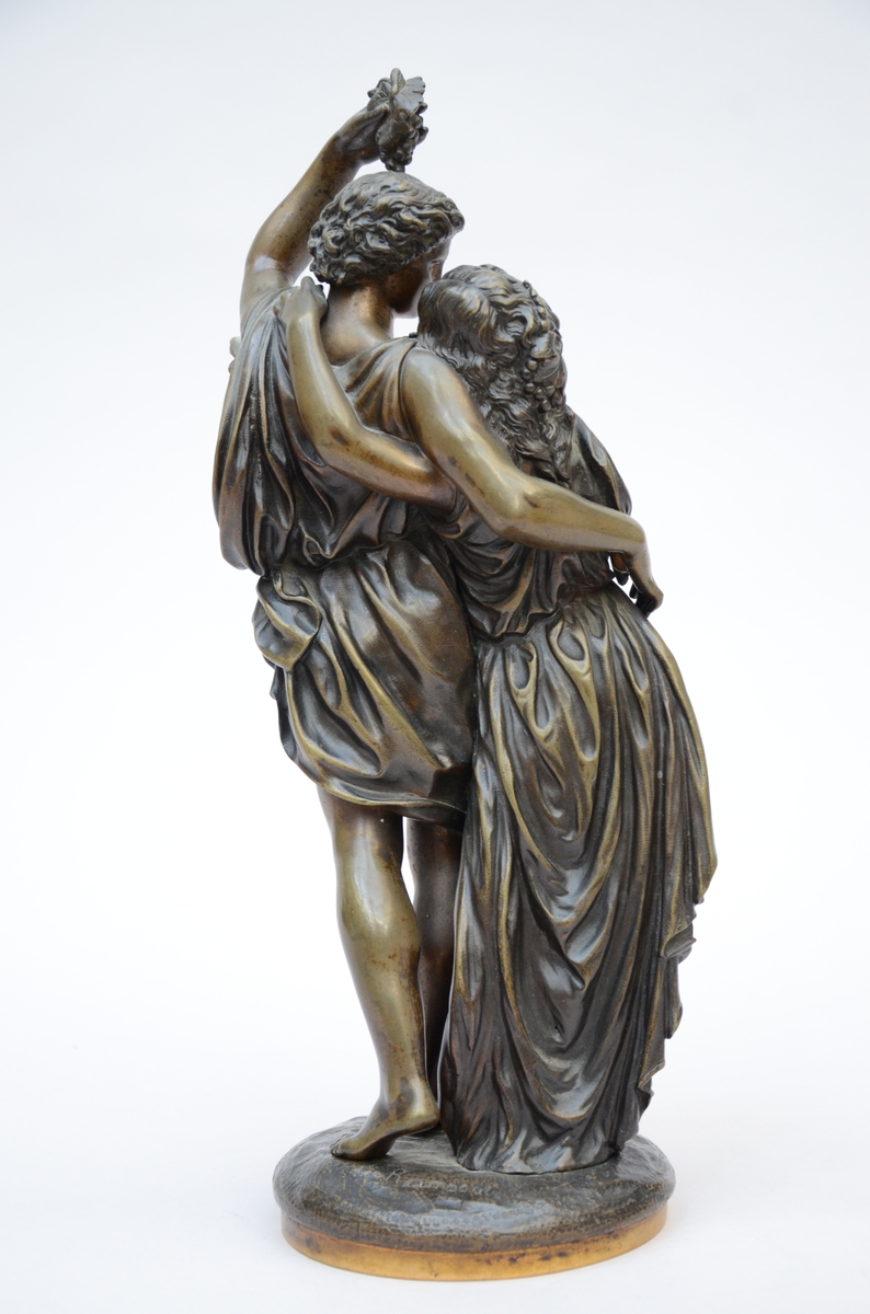 Lot: two bronze statues 'loving couple' and 'street sweeper' (h16-38cm) - Image 2 of 5