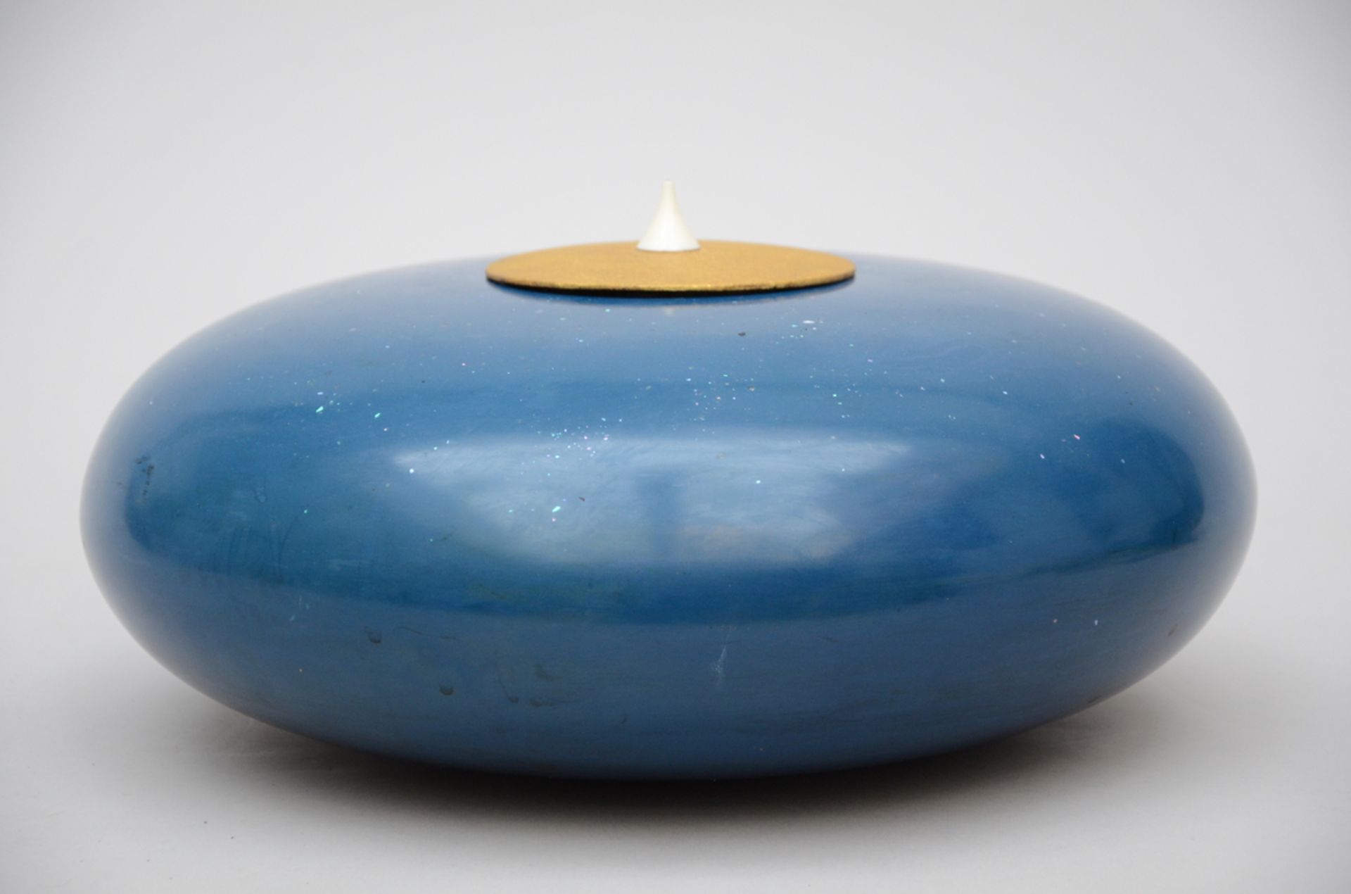 Jean Coomans 1991 'blue pot' (h17x35cm)