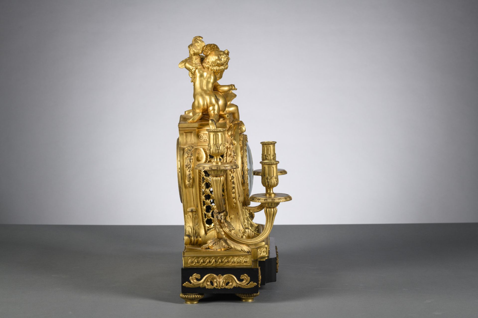 Louis XV clock in gilt bronze with wooden base, by F. Berthoud à Paris (58x71x24) - Image 2 of 7
