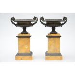 A pair of bronze tazzas on a foot in Sienna marble, Charles X (h36cm)