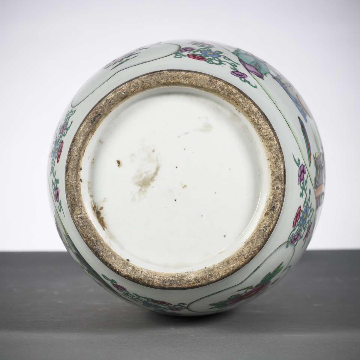 Chinese porcelain vase with double decoration 'sages inspecting paintings' (h59.5 cm) - Image 6 of 6