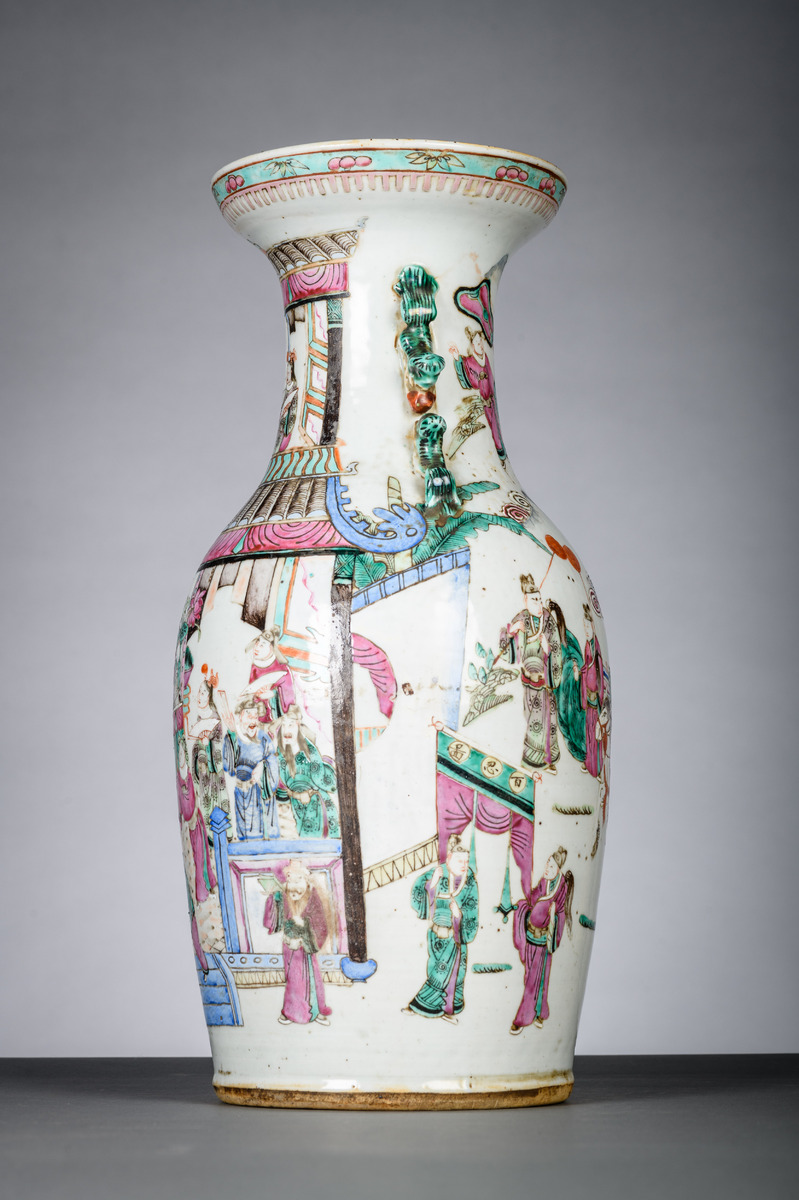 A Chinese famille rose porcelain vase 'audience' (h45cm) - Image 2 of 6