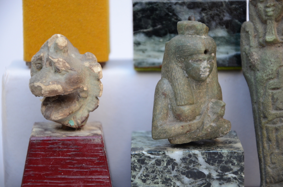 Lot: Egyptian archeological finds and others (1 to 17cm) - Bild 3 aus 7