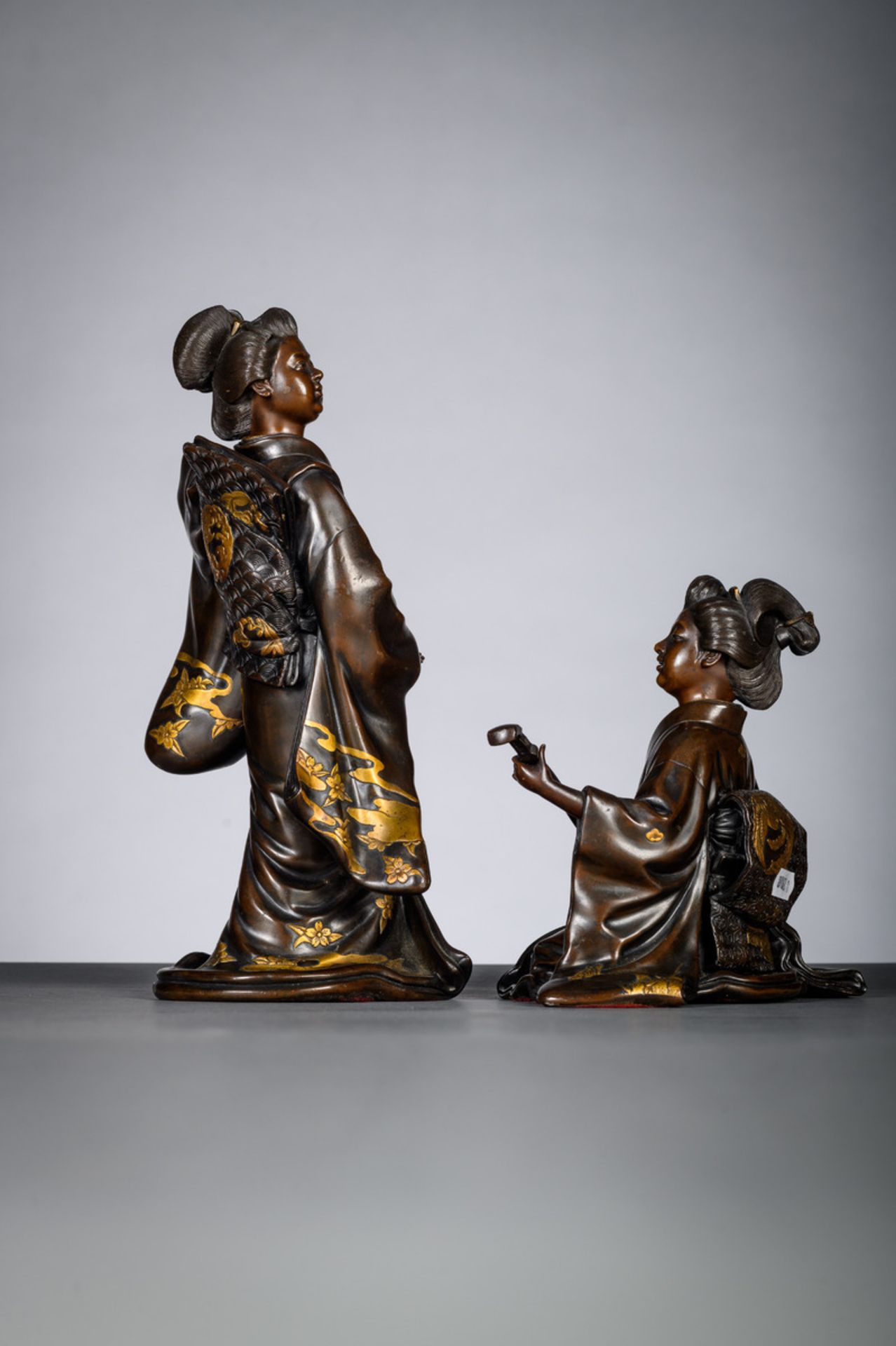 Two Japanese bronze sculptures 'geishas', Meiji period, signed (h18-30cm) - Image 2 of 4