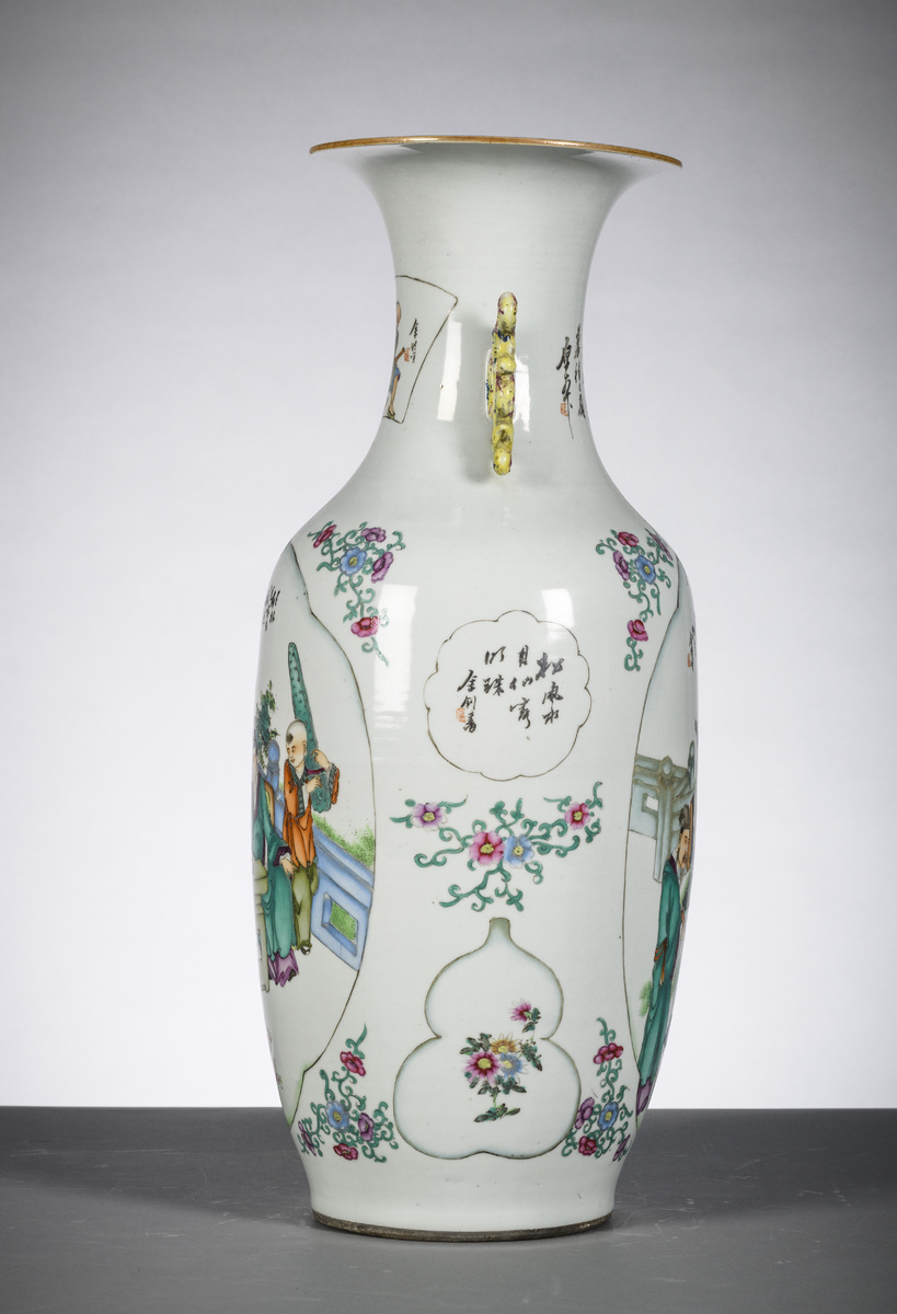 Chinese porcelain vase with double decoration 'sages inspecting paintings' (h59.5 cm) - Image 4 of 6