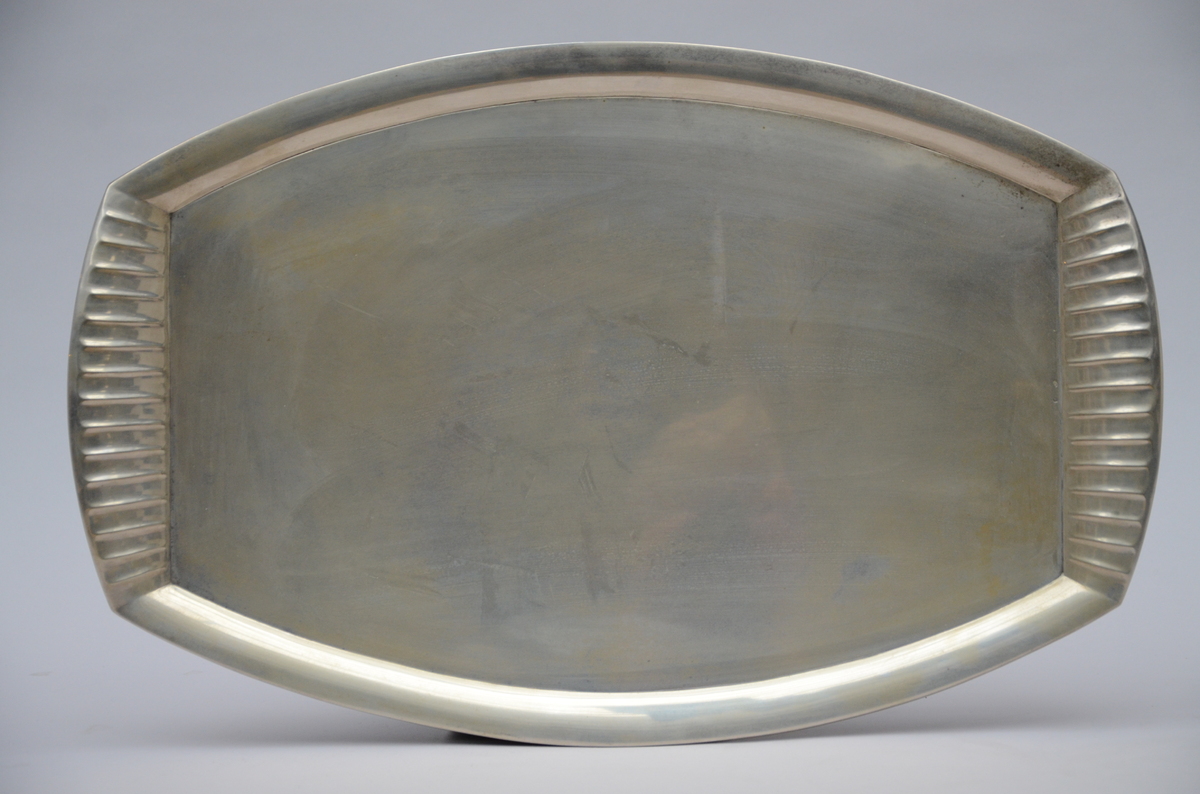 Lot silver: Wolfers table mirror (40x30cm)+ round dish by Wolfers (dia32cm)+ art deco tray ( - Bild 6 aus 7