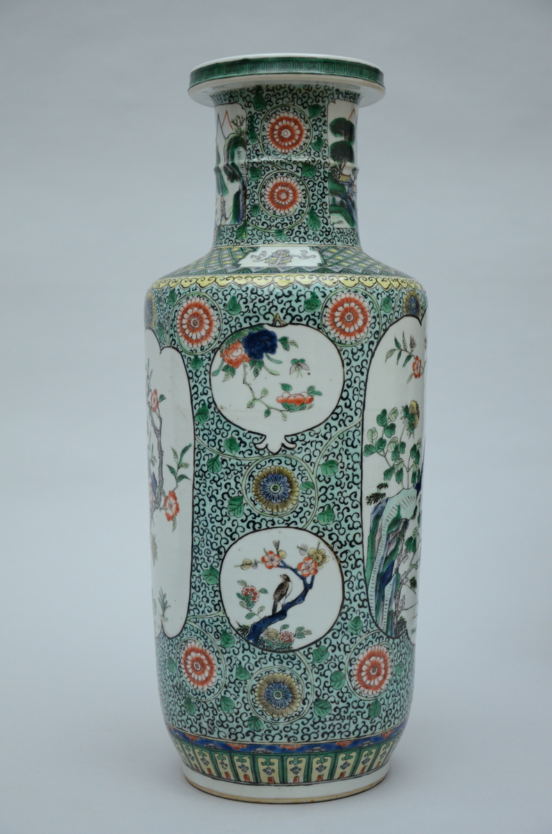 A Chinese famille verte vase 'bird on a branch' (h45.5cm) - Image 2 of 5