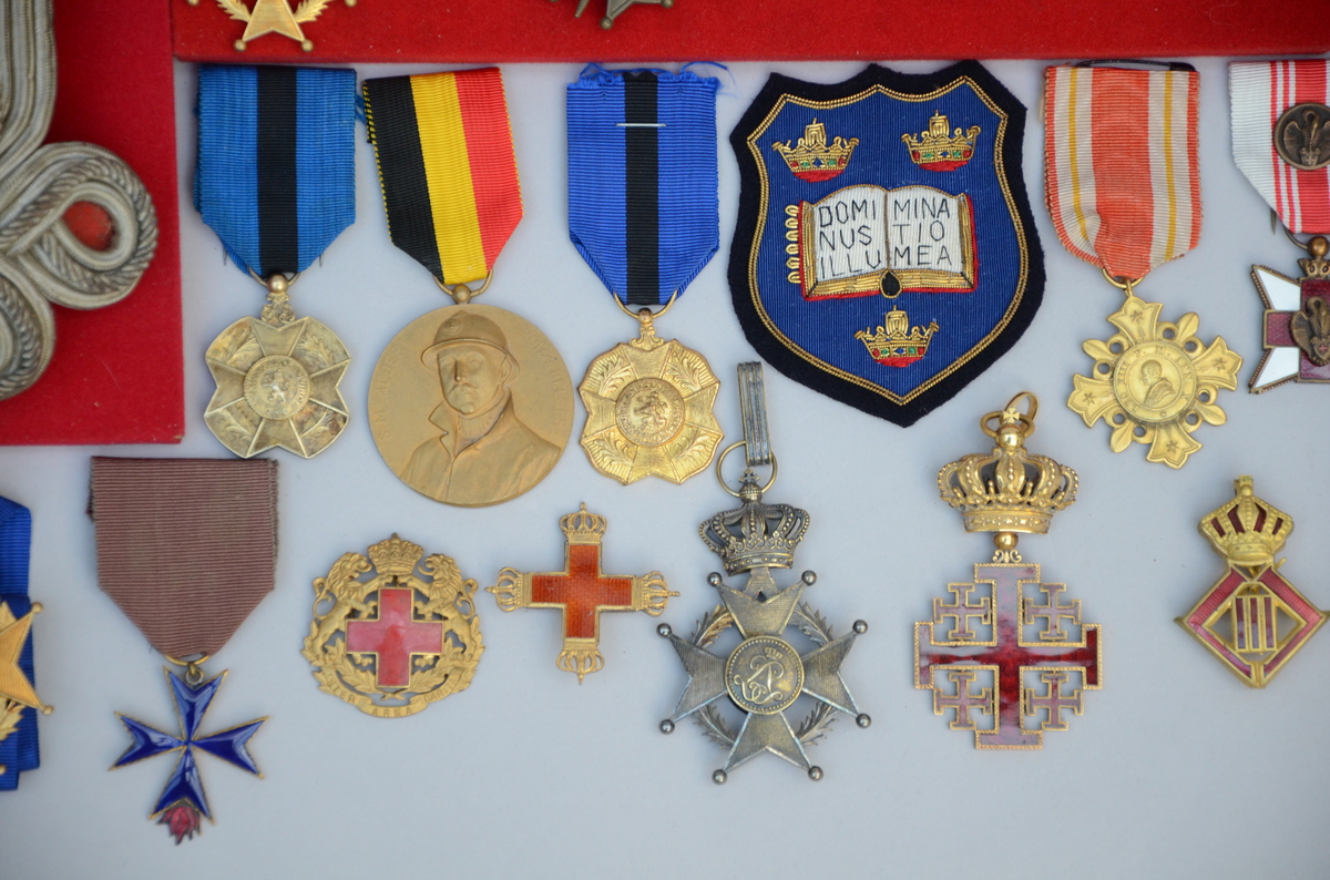Large collection of medals - Image 5 of 8