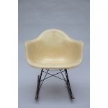 Herman Miller, Charles Eames off white Fiberglass (RAR) Rocker 'Rocking Chair' American Edition