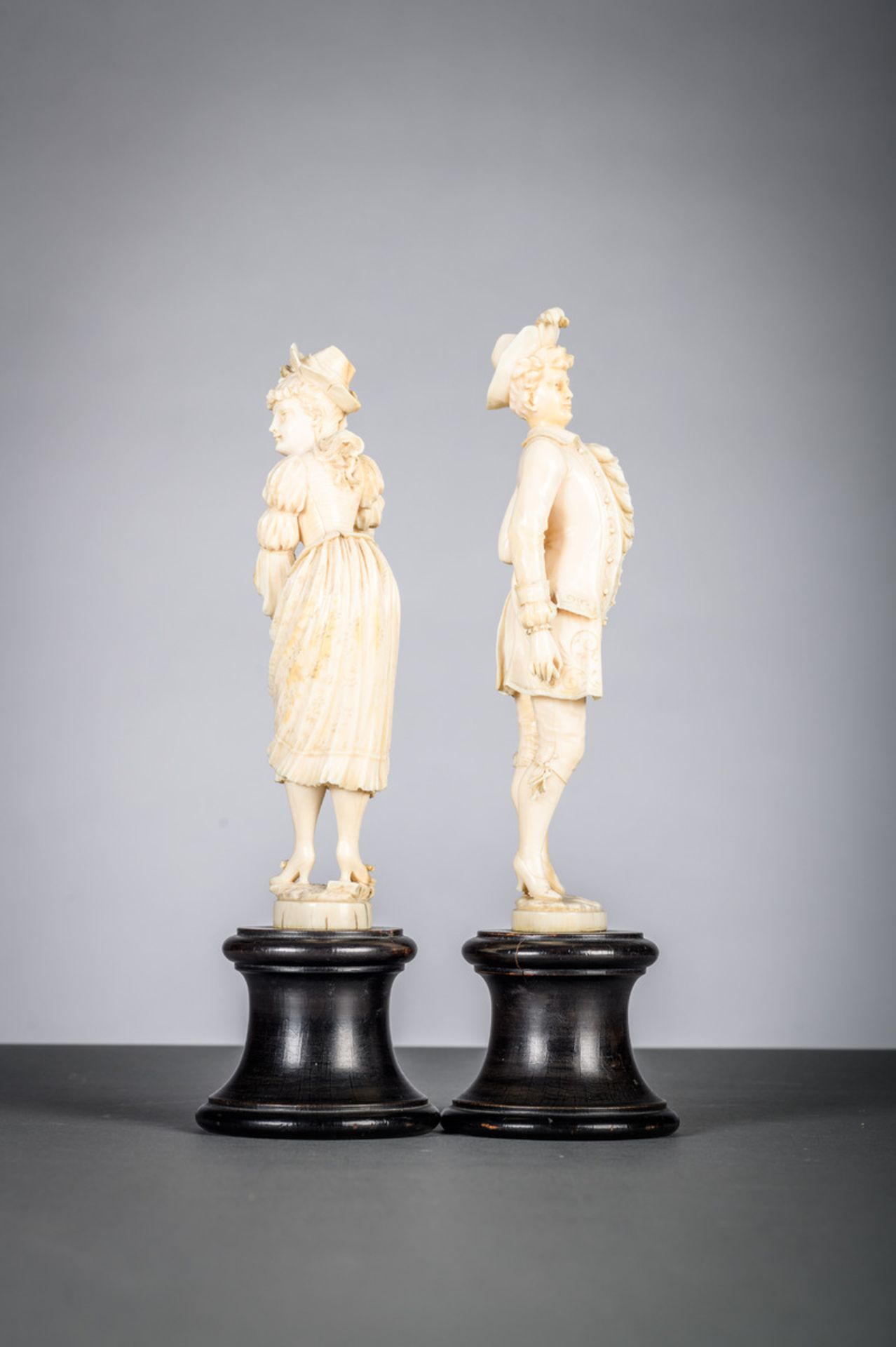 A pair of ivory figures, Dieppe 19th century (H20cm) - Image 3 of 4