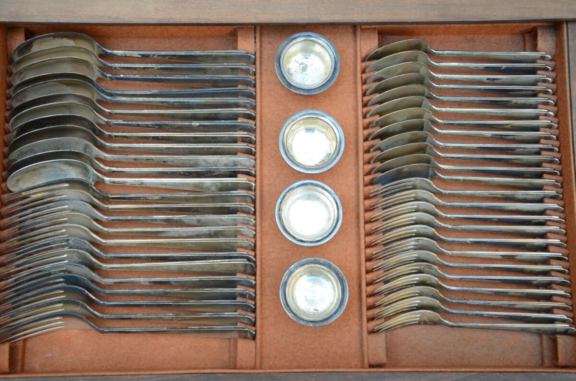 An Art Deco cutlery set in a wooden case, for 12 people - Image 3 of 11