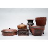 Lot lacquered objects: lidded jar (17x41cm), jar (16x28cm) and 2 baskets (28 and 23cm)