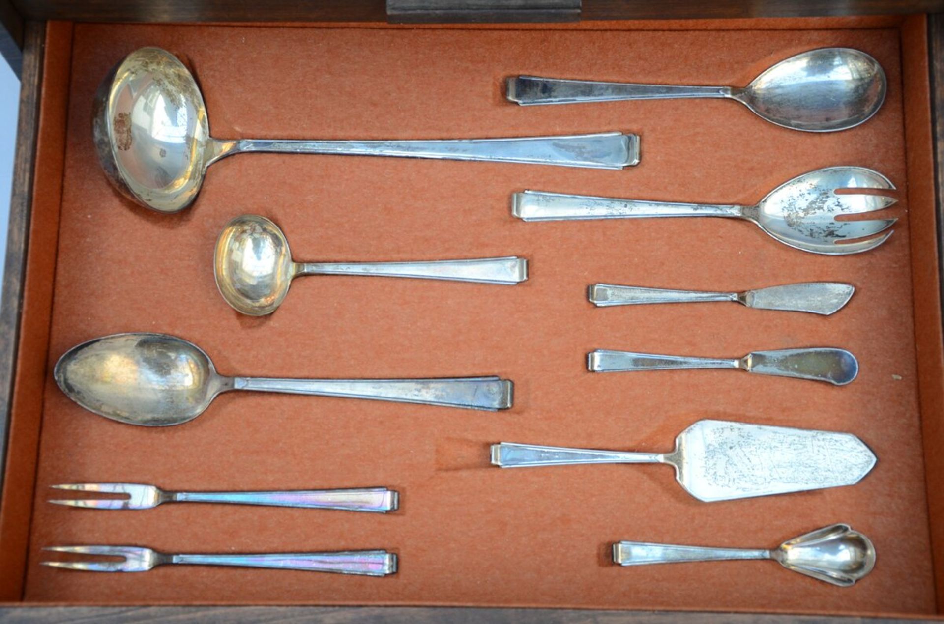 An Art Deco cutlery set in a wooden case, for 12 people - Image 5 of 11