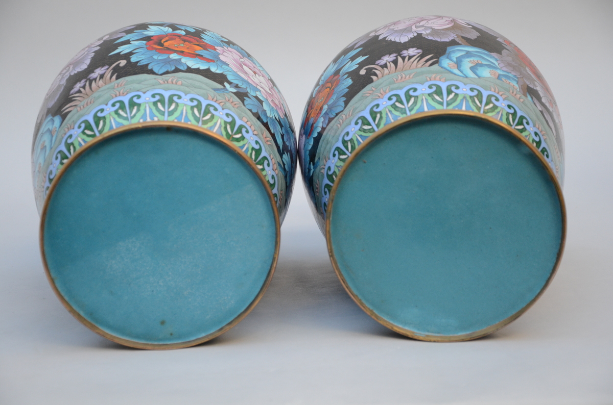 Pair of Chinese cloisonné vases with black background (h52cm) - Image 3 of 5