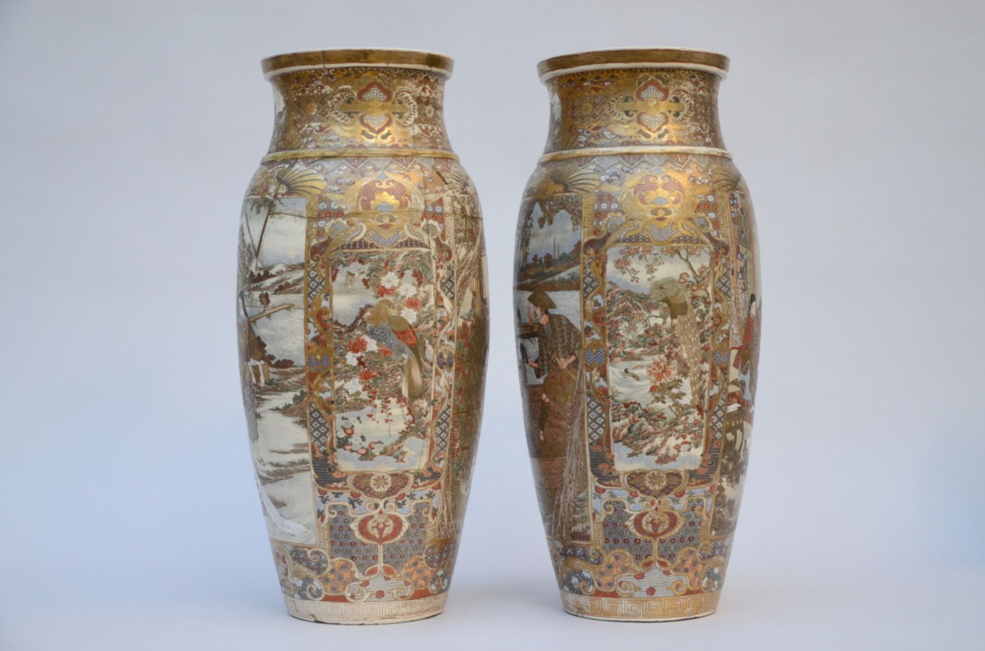 A pair of Japanese Satsuma vases 'scenes with samurai' (h62cm) (*) - Image 2 of 5