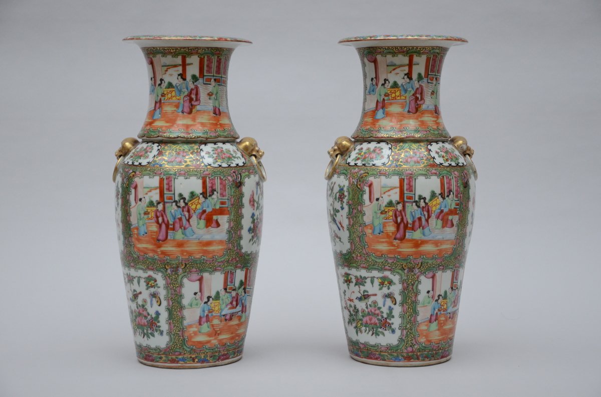 A pair of Canton porcelain vases (h46.5) - Image 3 of 5