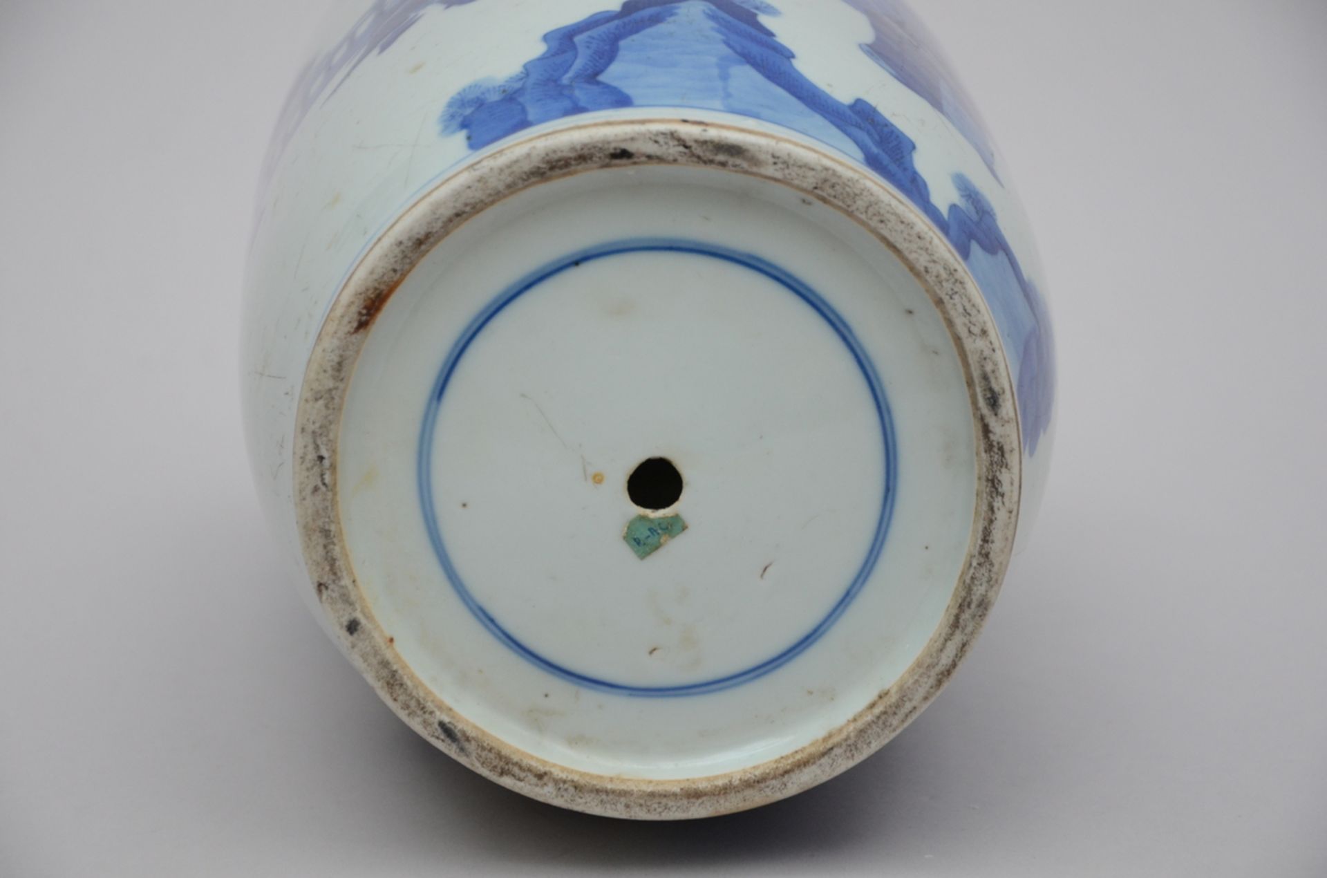 A Chinese blue and white porcelain vase (h39cm) (*) - Image 4 of 5