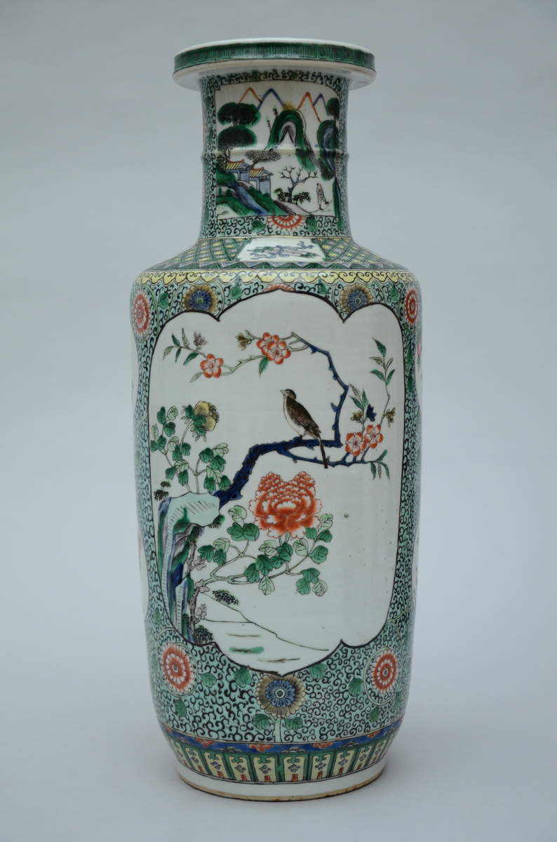 A Chinese famille verte vase 'bird on a branch' (h45.5cm) - Image 3 of 5