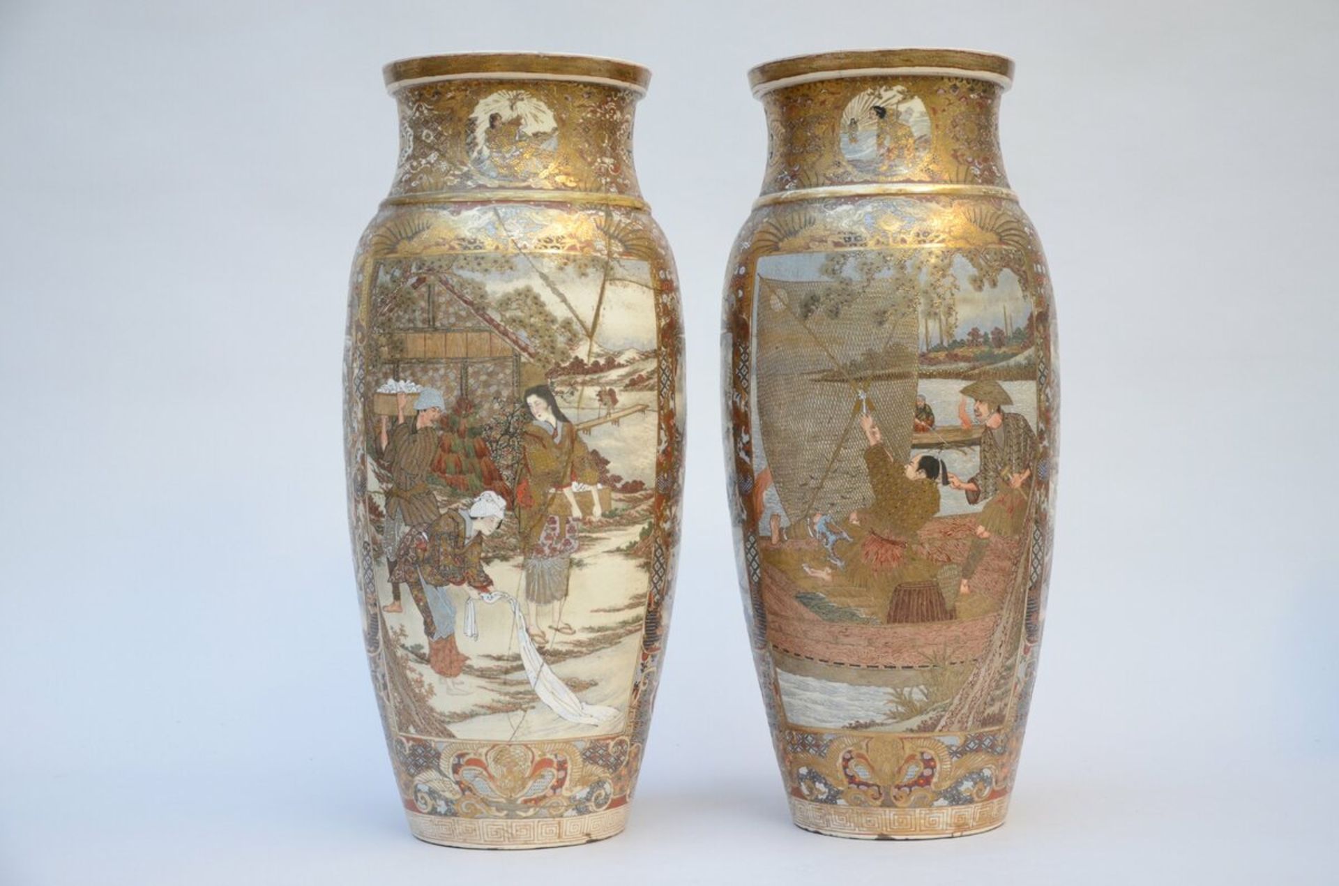 A pair of Japanese Satsuma vases 'scenes with samurai' (h62cm) (*) - Image 3 of 5