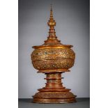Thai stupa in lacquer and mirror glass, 19th century (h92cm)