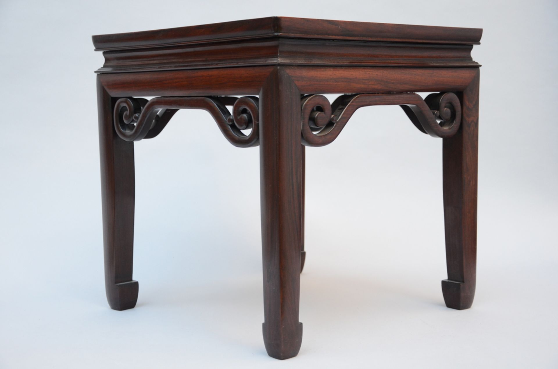 A Chinese small table in hard wood (46x45x45cm) - Image 4 of 4
