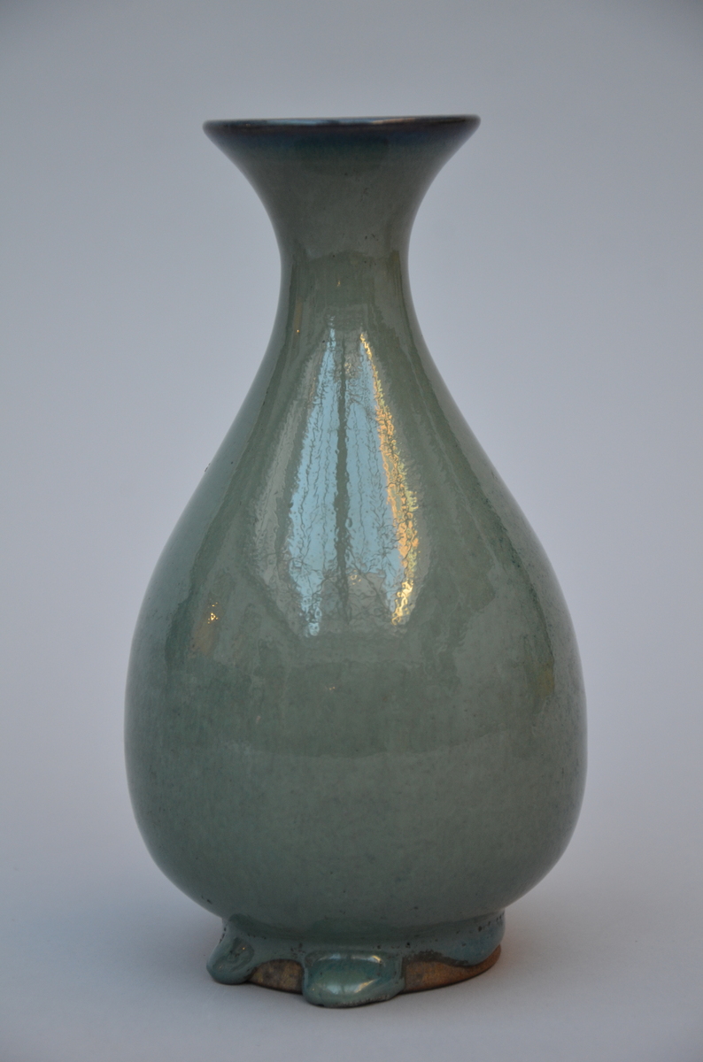 A vase in Chinese ceramic, genre Jun (h20cm)