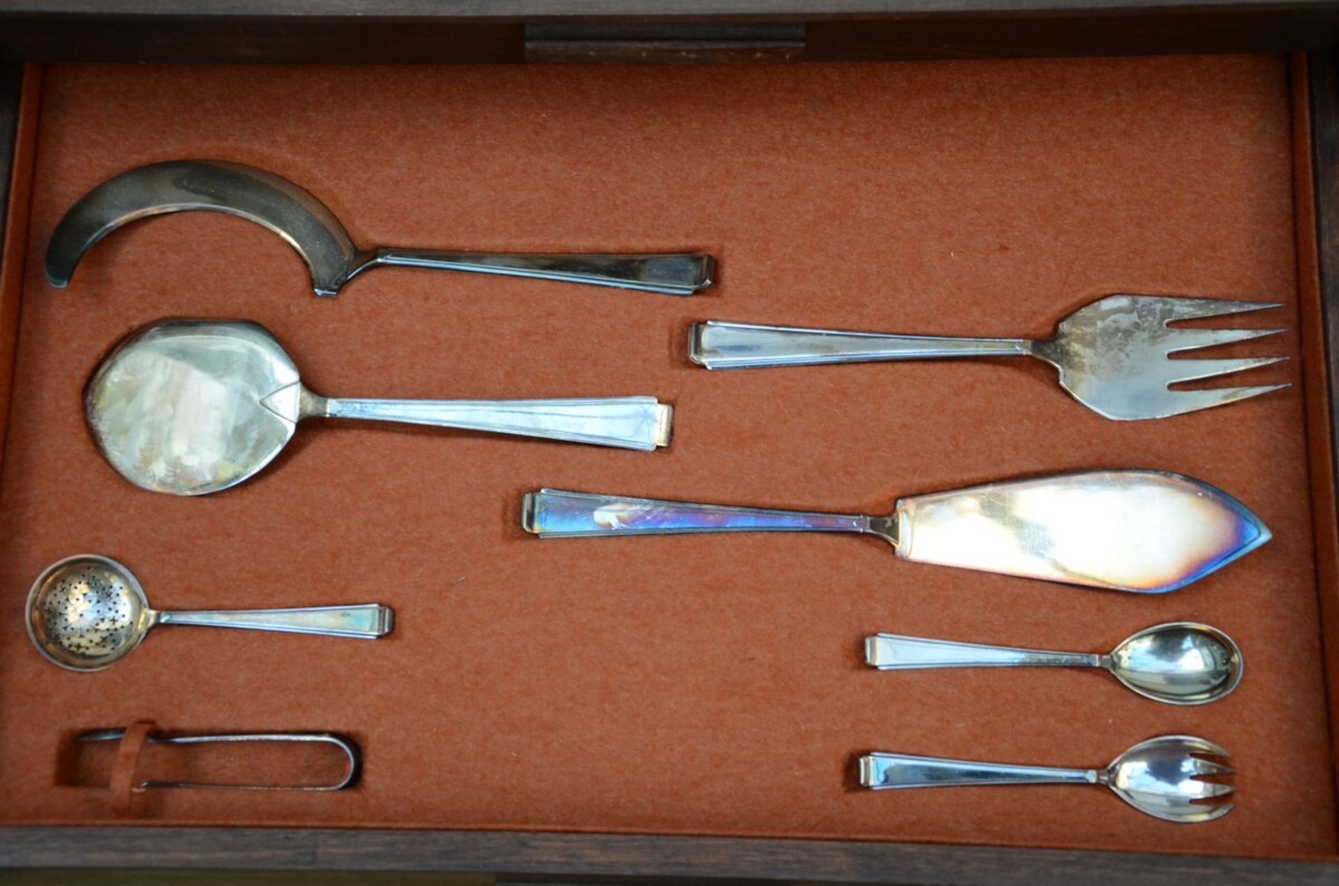 An Art Deco cutlery set in a wooden case, for 12 people - Image 4 of 11