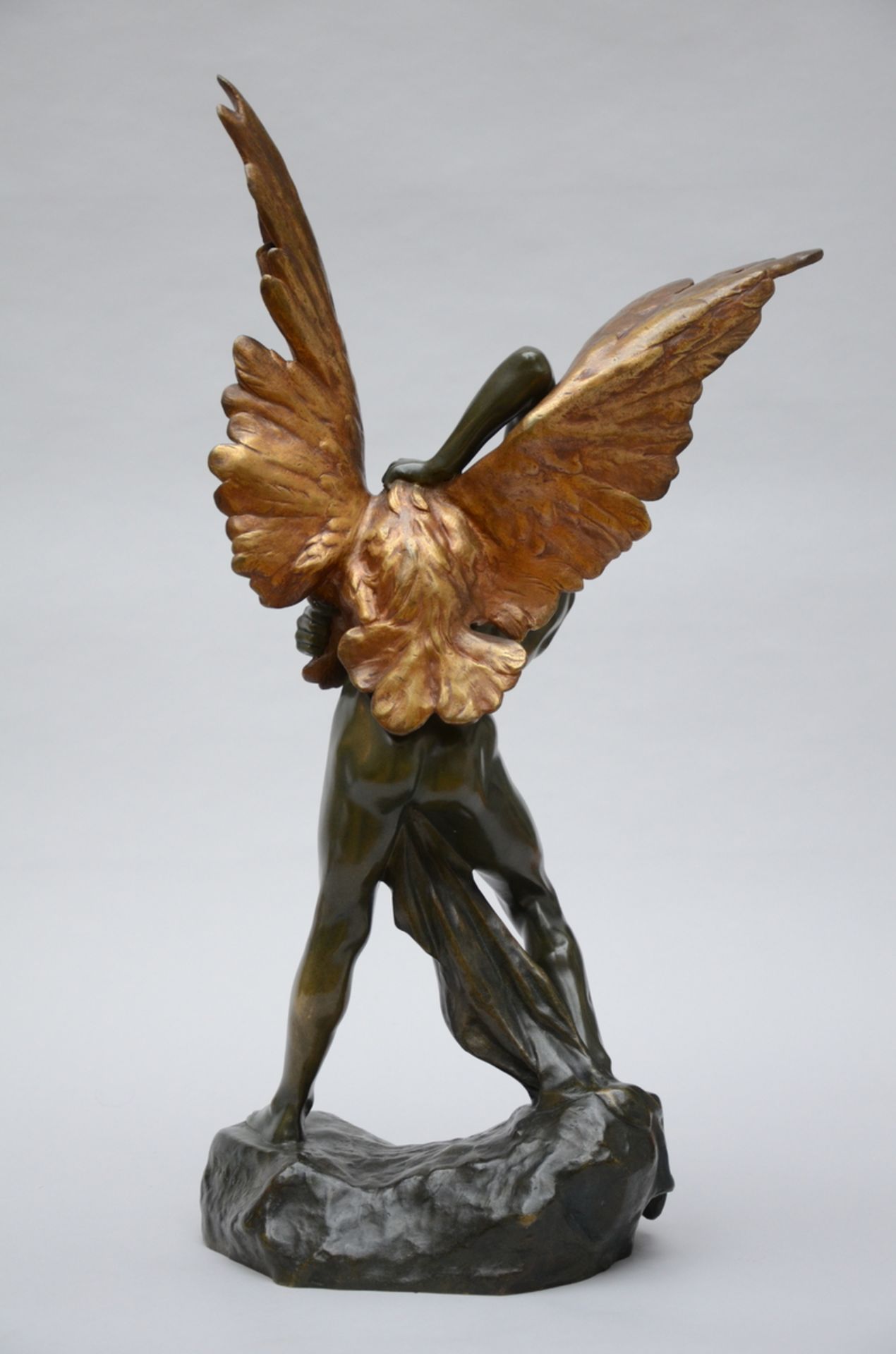 Jean Verschneider: bronze sculpture 'Man and the Eagle' (h69cm) - Bild 3 aus 4