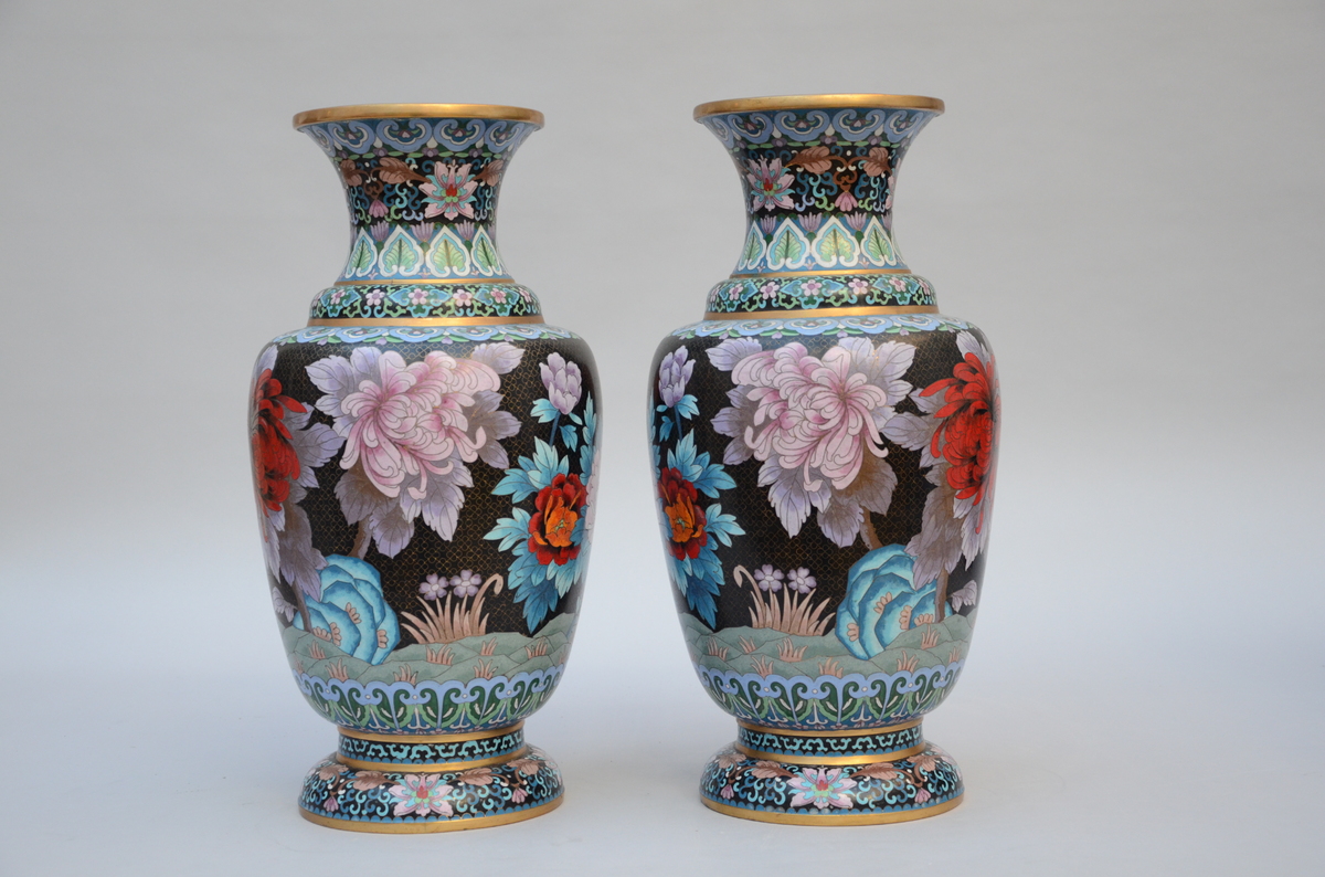 Pair of Chinese cloisonné vases with black background (h52cm) - Image 2 of 5