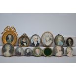 Lot: 12 miniatures from the 18th and 19th century (dia 3 to 6 cm)