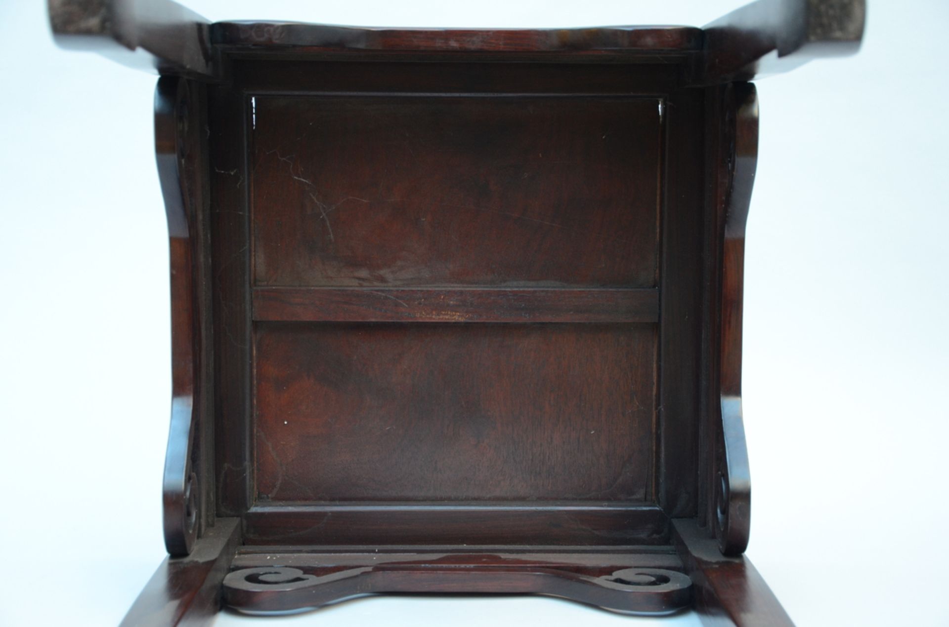 A Chinese small table in hard wood (46x45x45cm) - Image 3 of 4